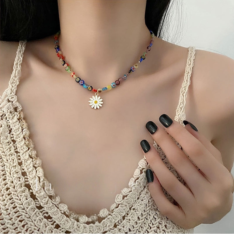 Kleurrijke Parelketting Met Madeliefje Hanger